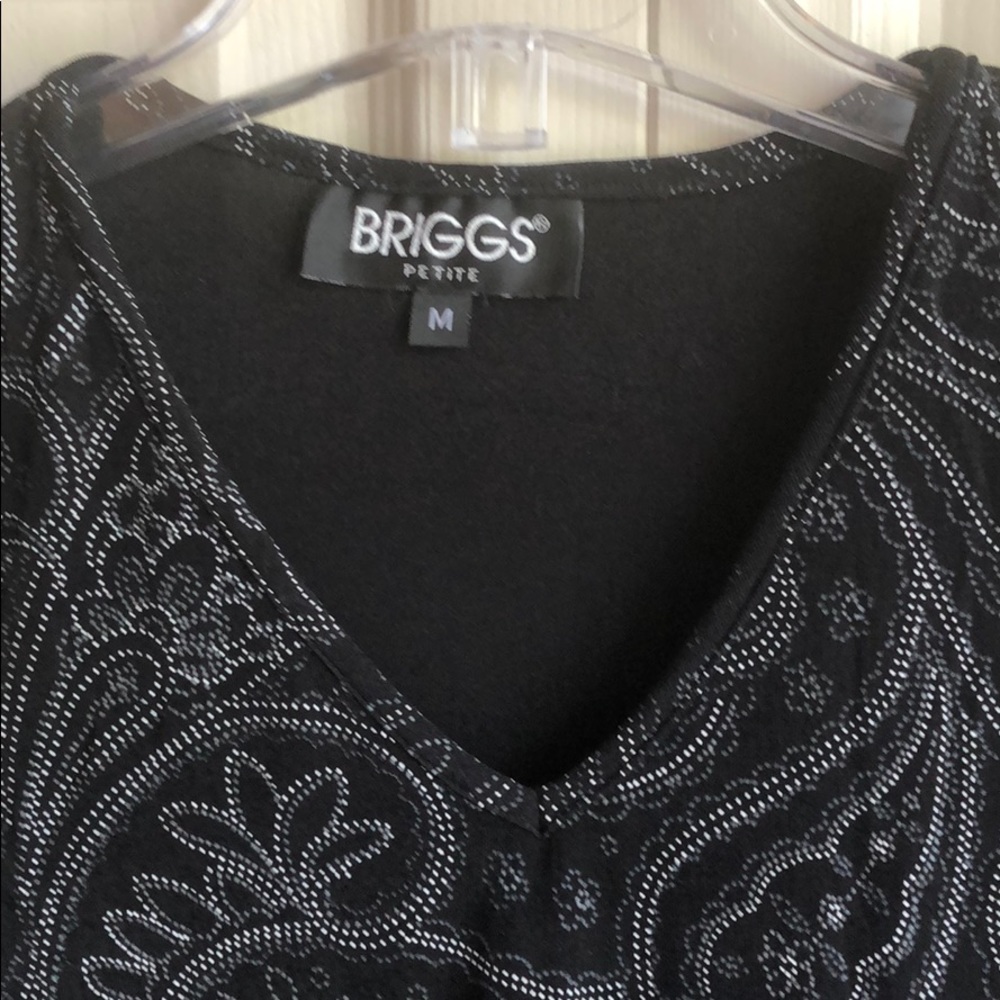 V-Neck Top - Picture 2 of 3